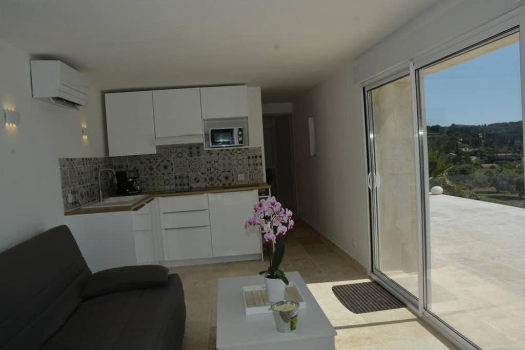 La Venturonne Appartement Neuf Rez De Jardin 45 M2 Vue Mer Et Vignes 10 Mn Des Plages เลอโบสเซต์ ภายนอก รูปภาพ